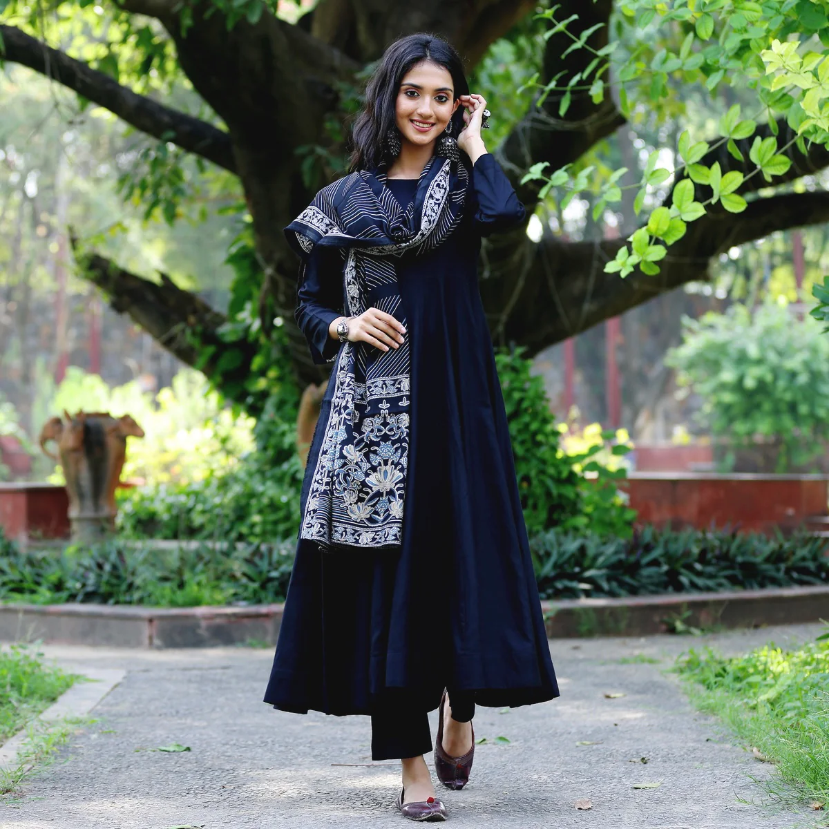 Black Varga Rayon  Set - Image 4