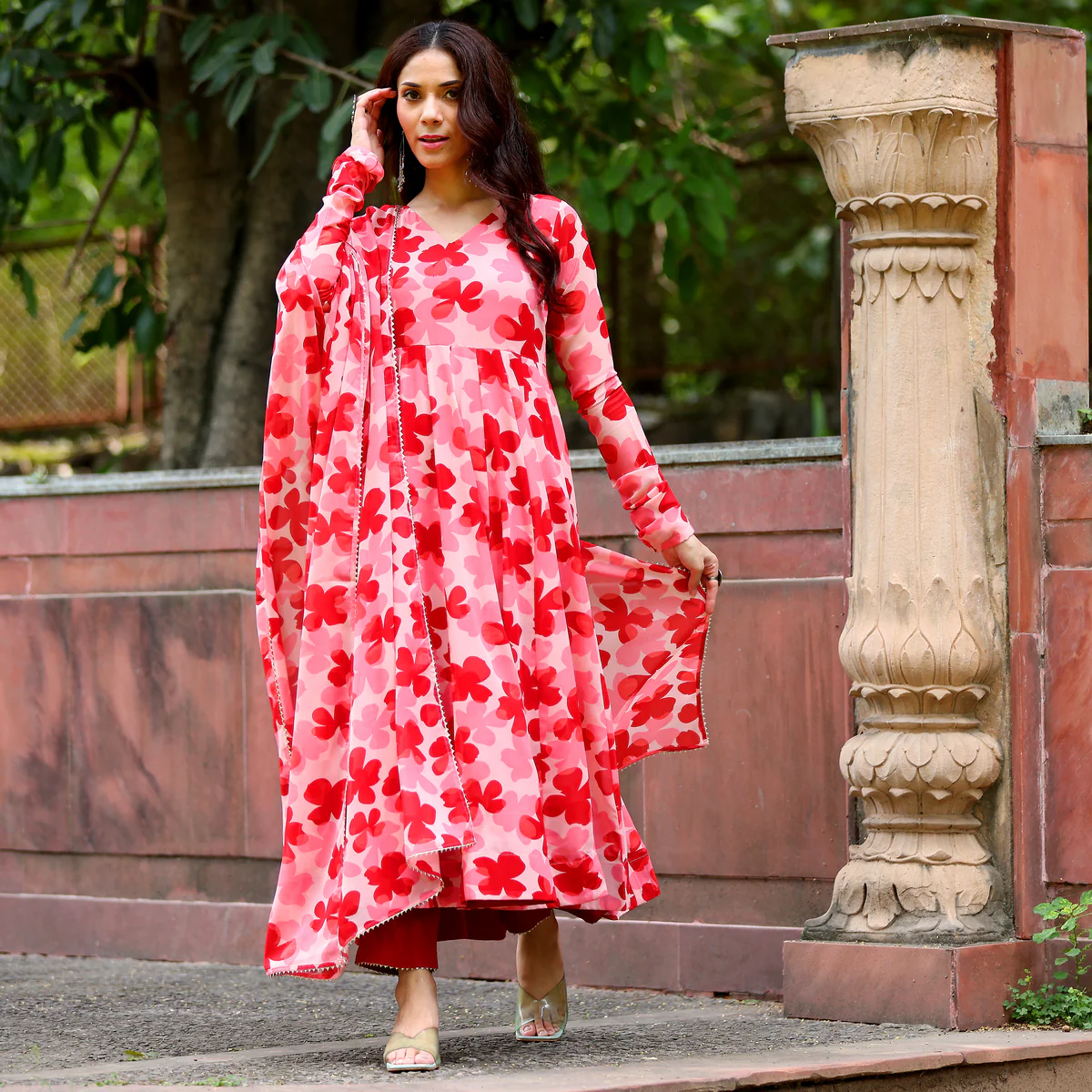 Darshi Floral Georgette  Set - Image 5