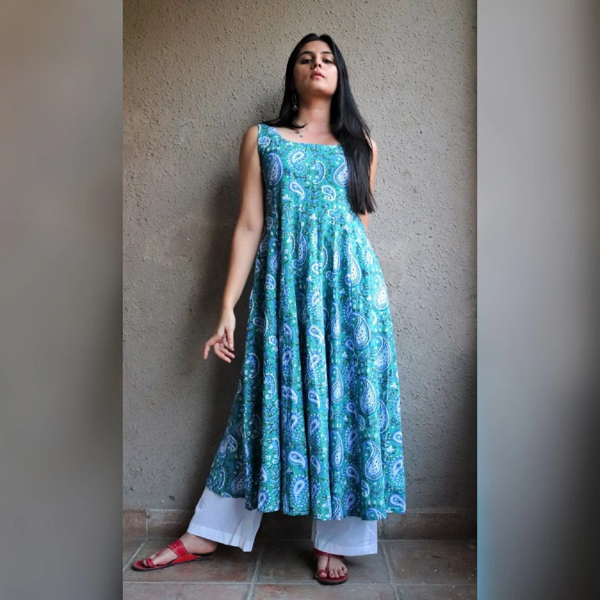 Falak Paisley Kali Kurta - Image 3
