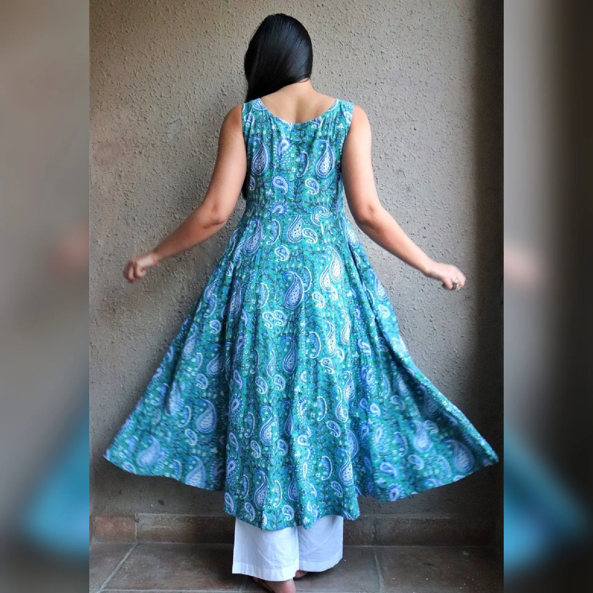 Falak Paisley Kali Kurta - Image 4
