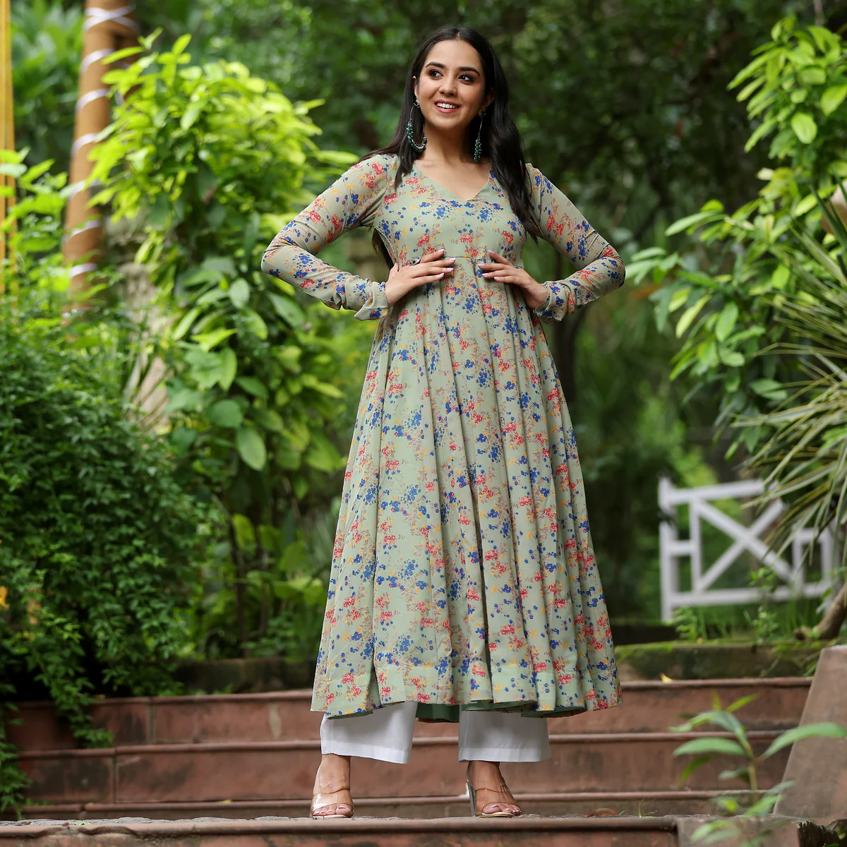 Floral Akshi Gerogette Kurta - Image 4