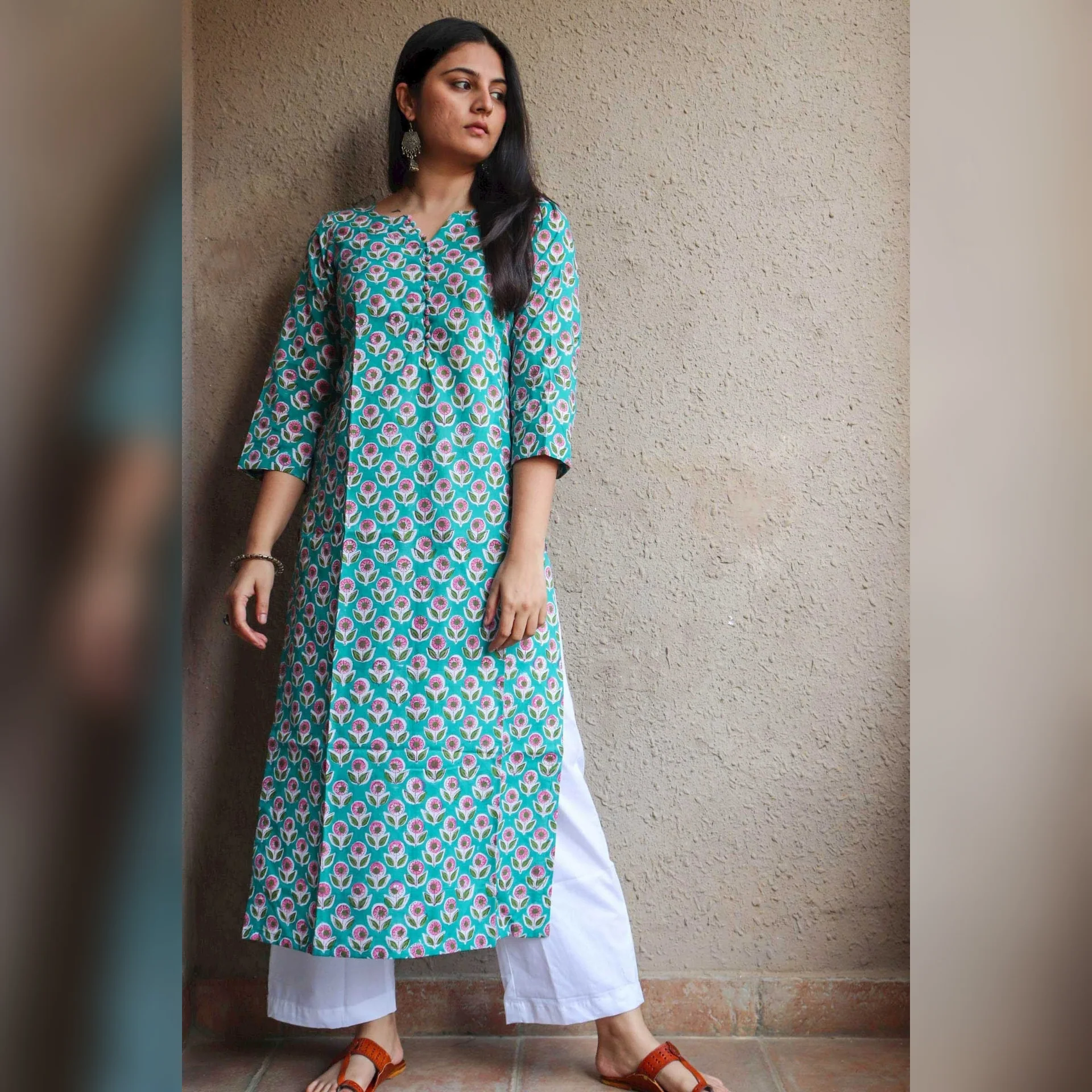 Gulsana Straigth Block Print Kurta - Image 3