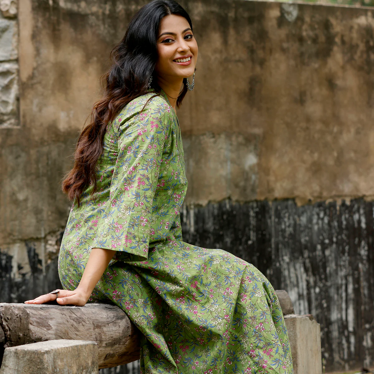 Green Floral Cotton Kurta - Image 2