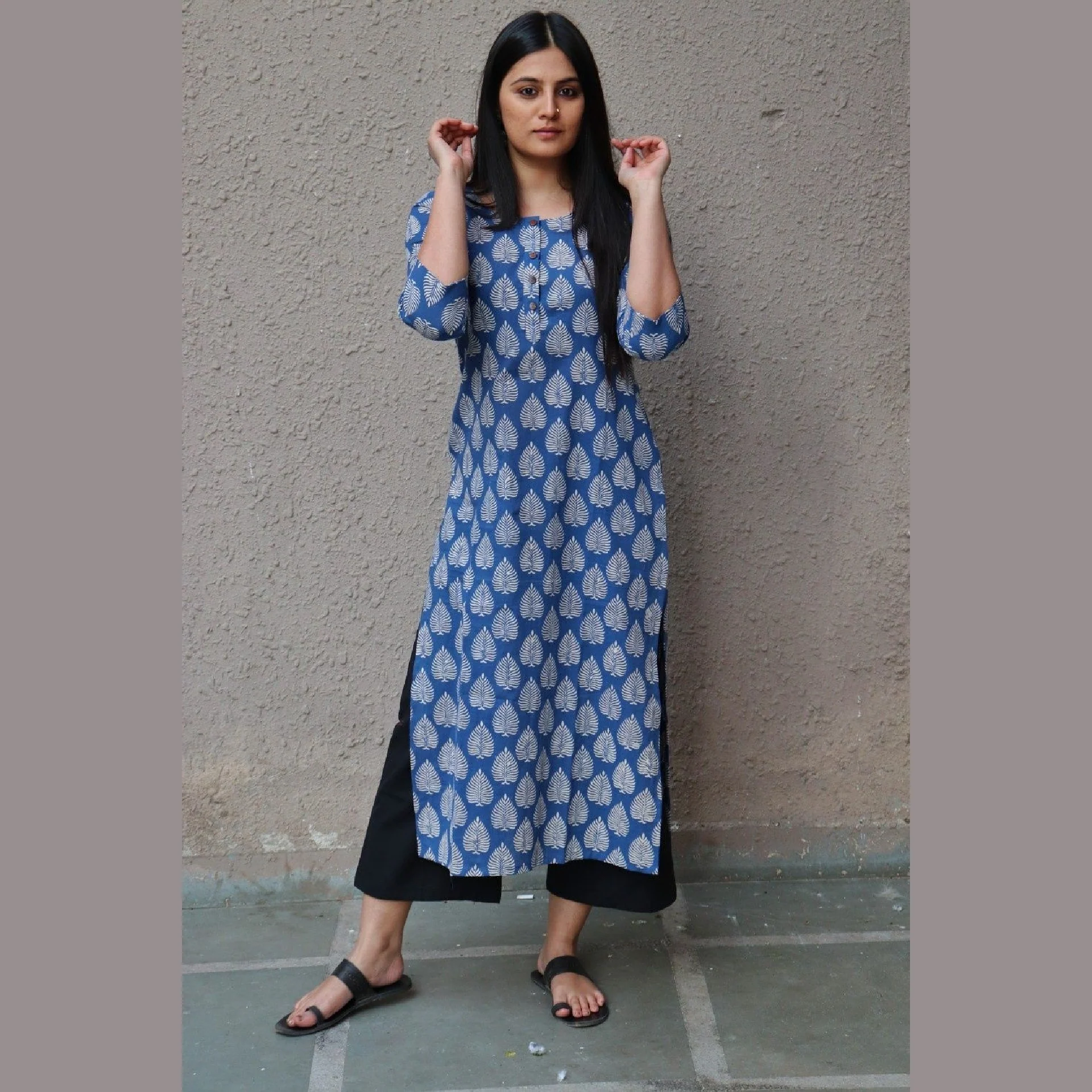 Indigo Nazneen Long Kurta - Image 3