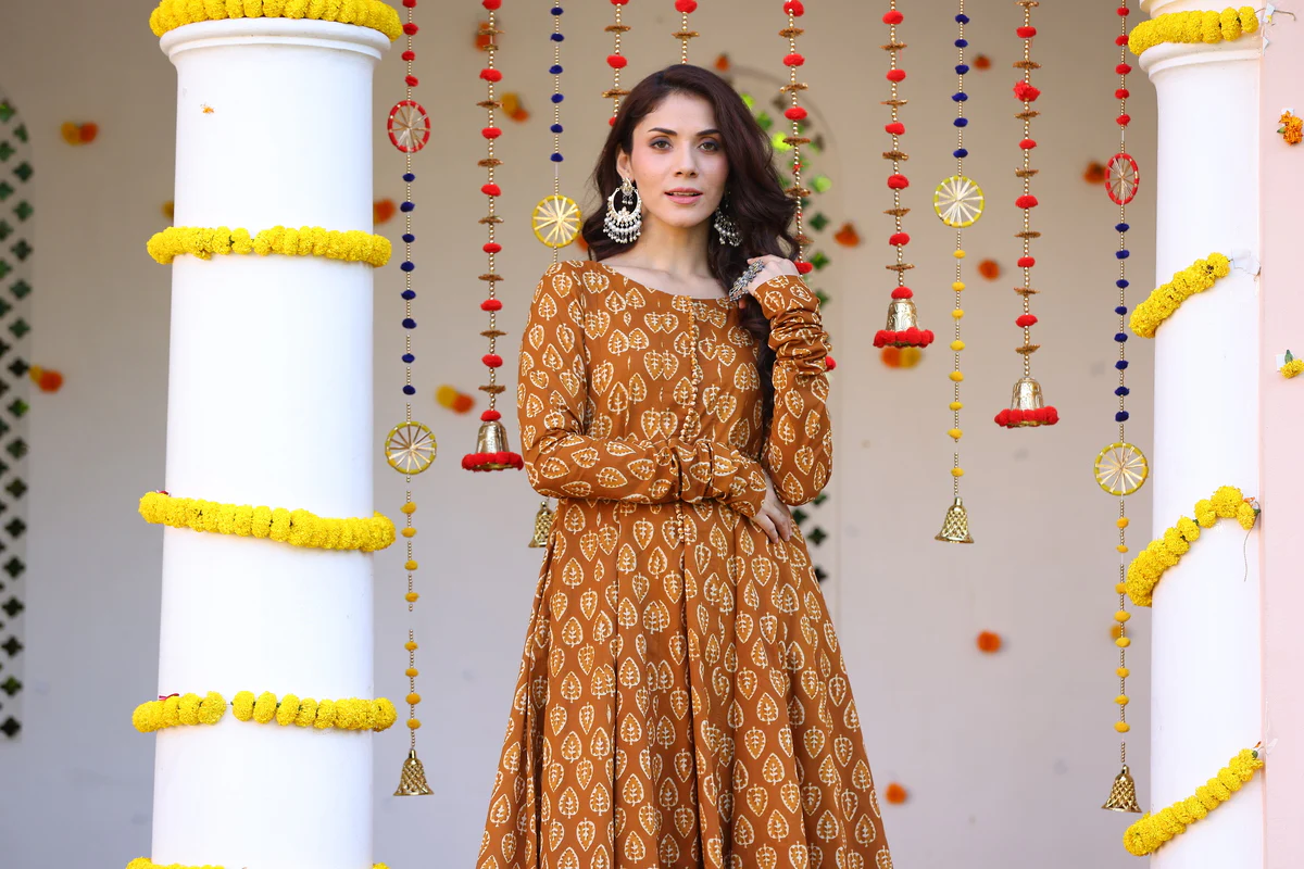 Iqra Mustard Cotton Kaalidar Kurta - Image 3