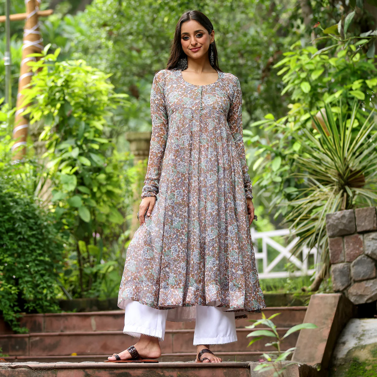 Irya Floral Gerogette Kurta - Image 3