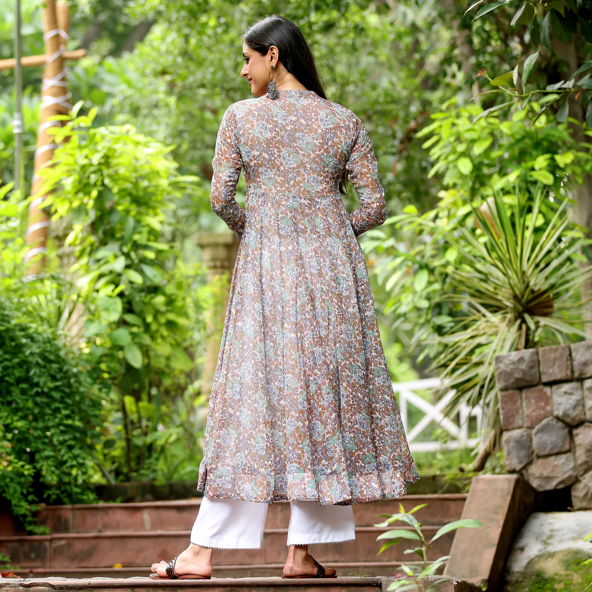 Irya Floral Gerogette Kurta - Image 7