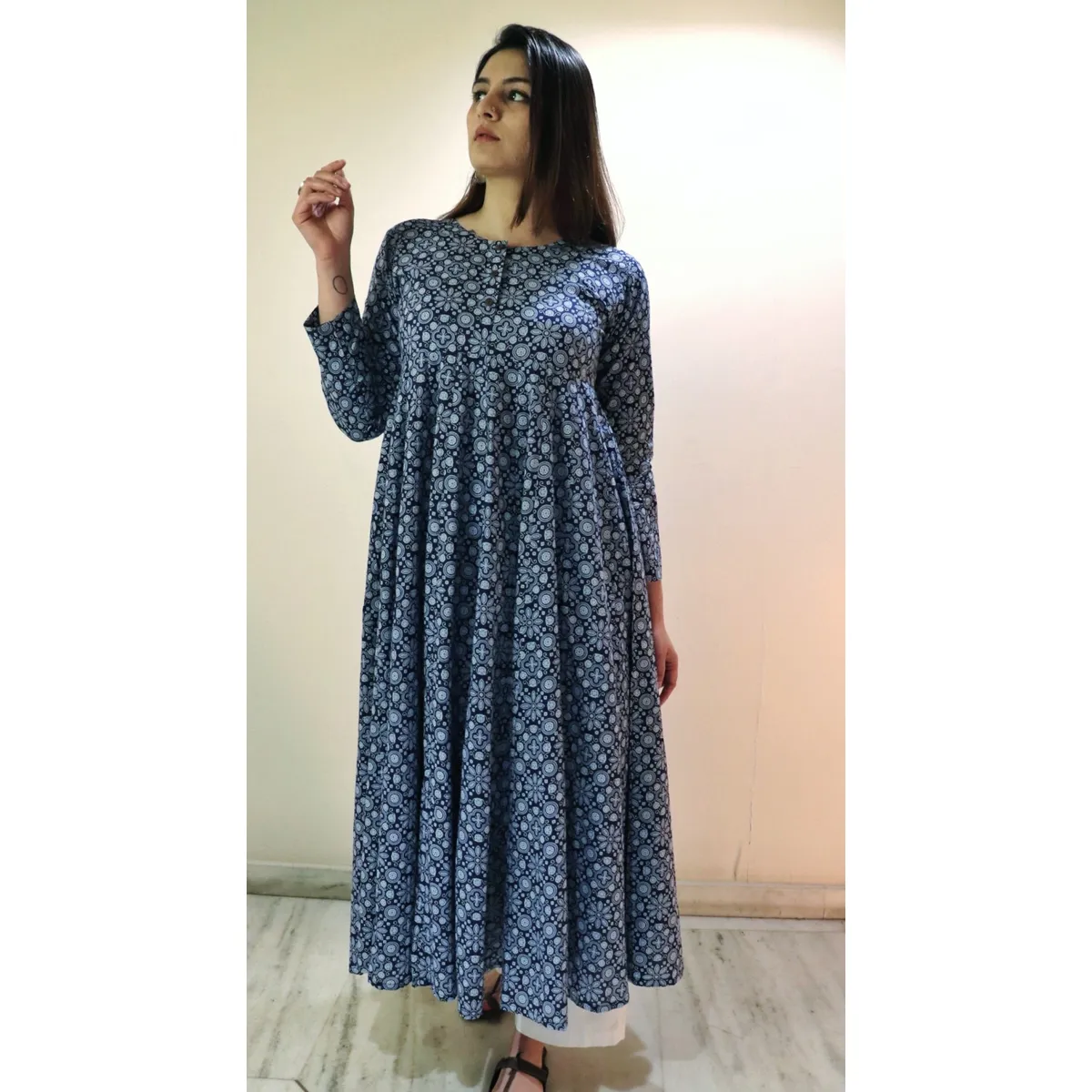 Kanira Ajrakh Kameez - Image 5