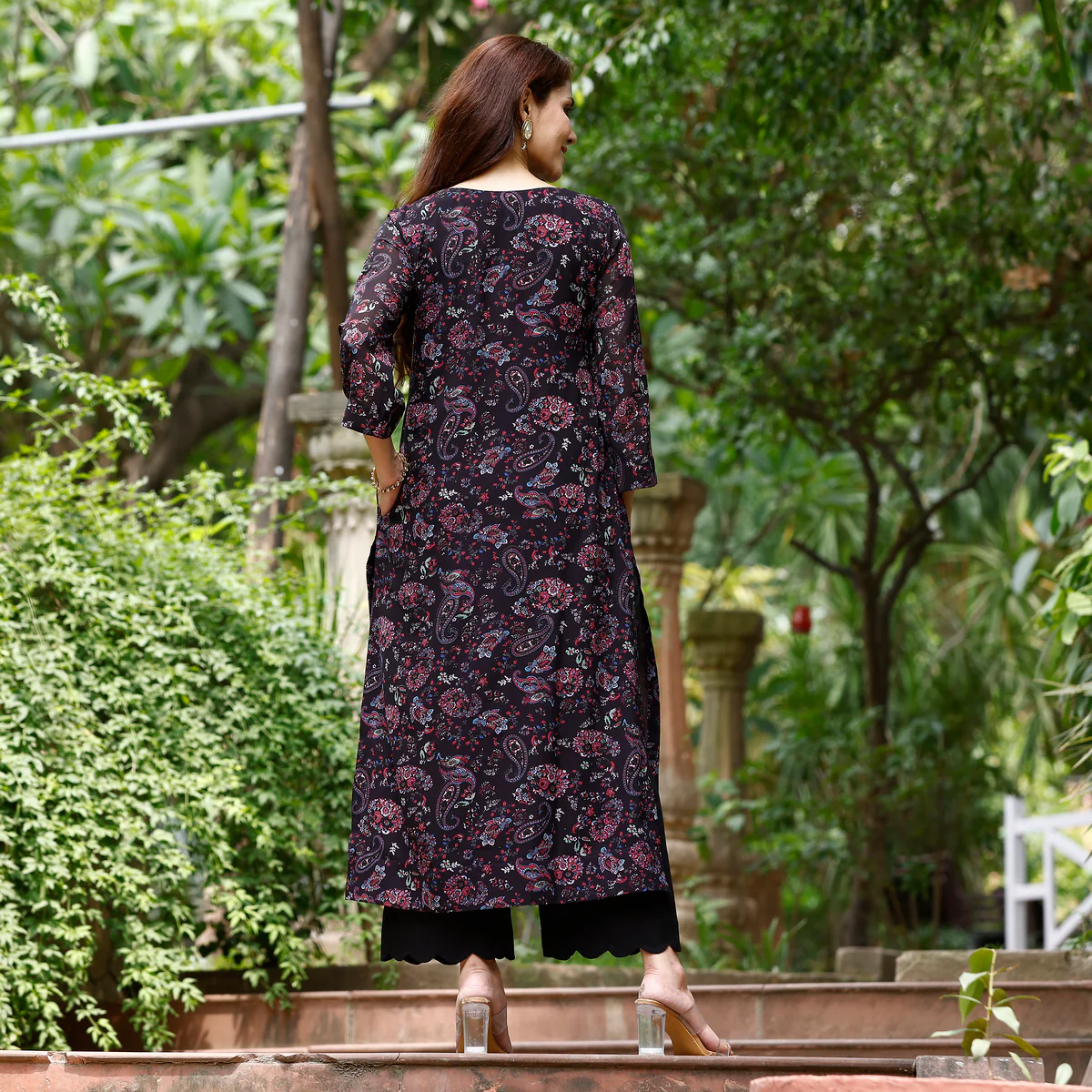 Kambhavati Georgette Set - Image 10