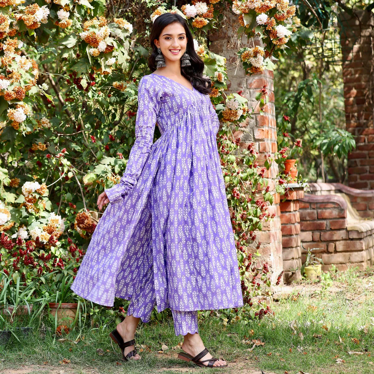 Mayukhi Cotton lavender set - Image 4