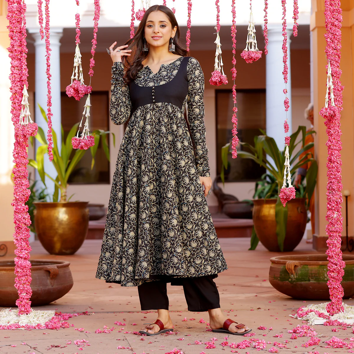 Kavani  black kameez - Image 3