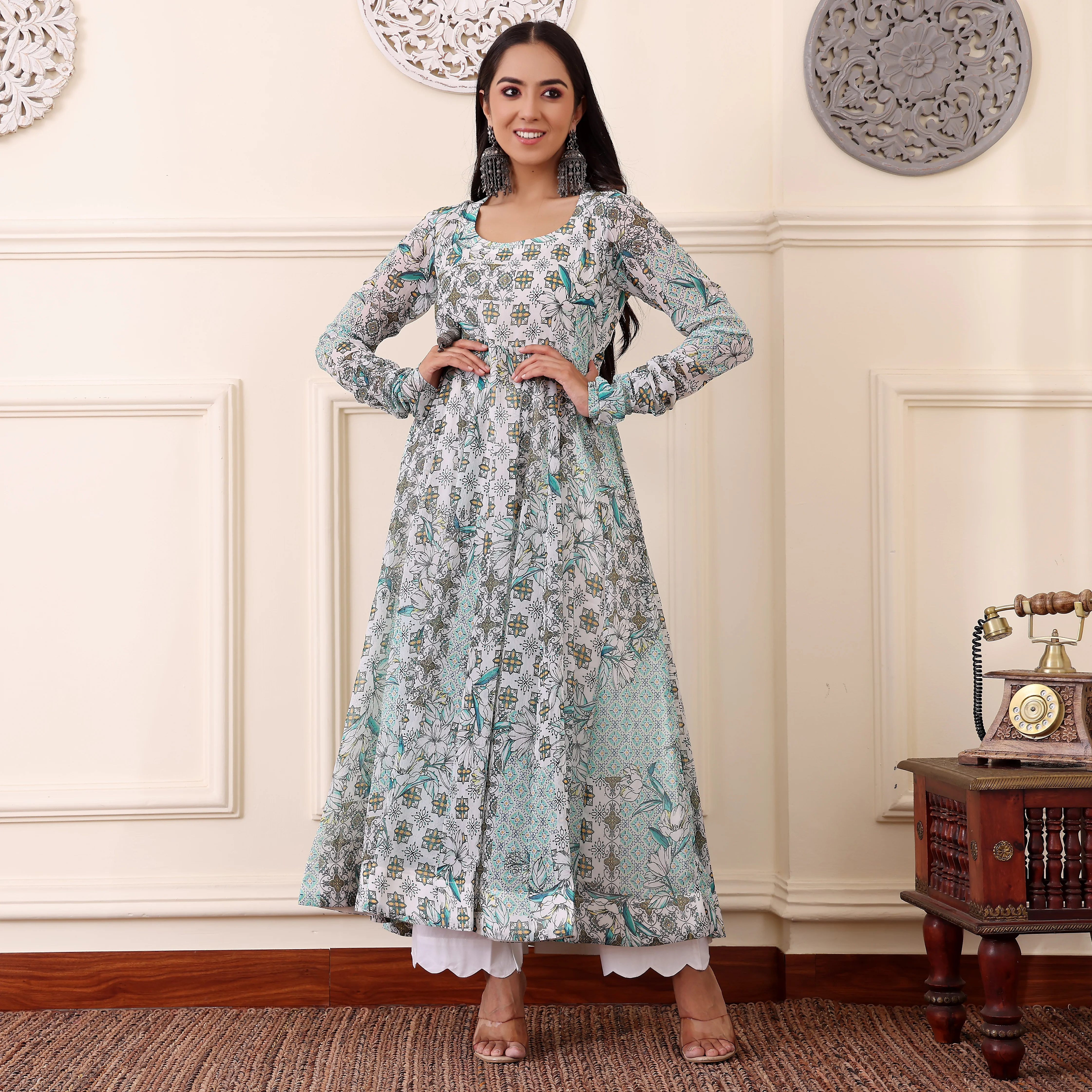 Minari Georgette Kalidar kurta - Image 2