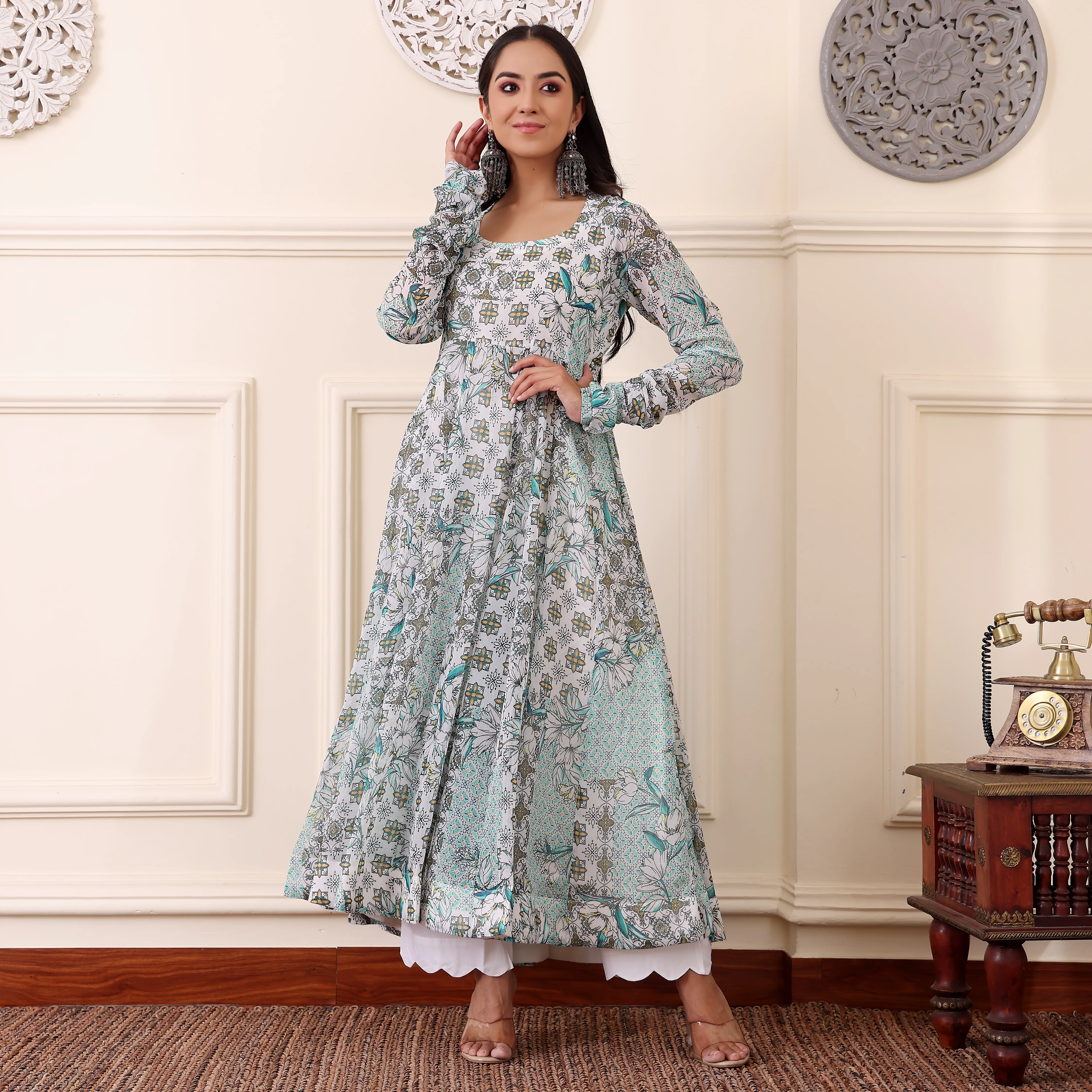 Minari Georgette Kalidar kurta - Image 3