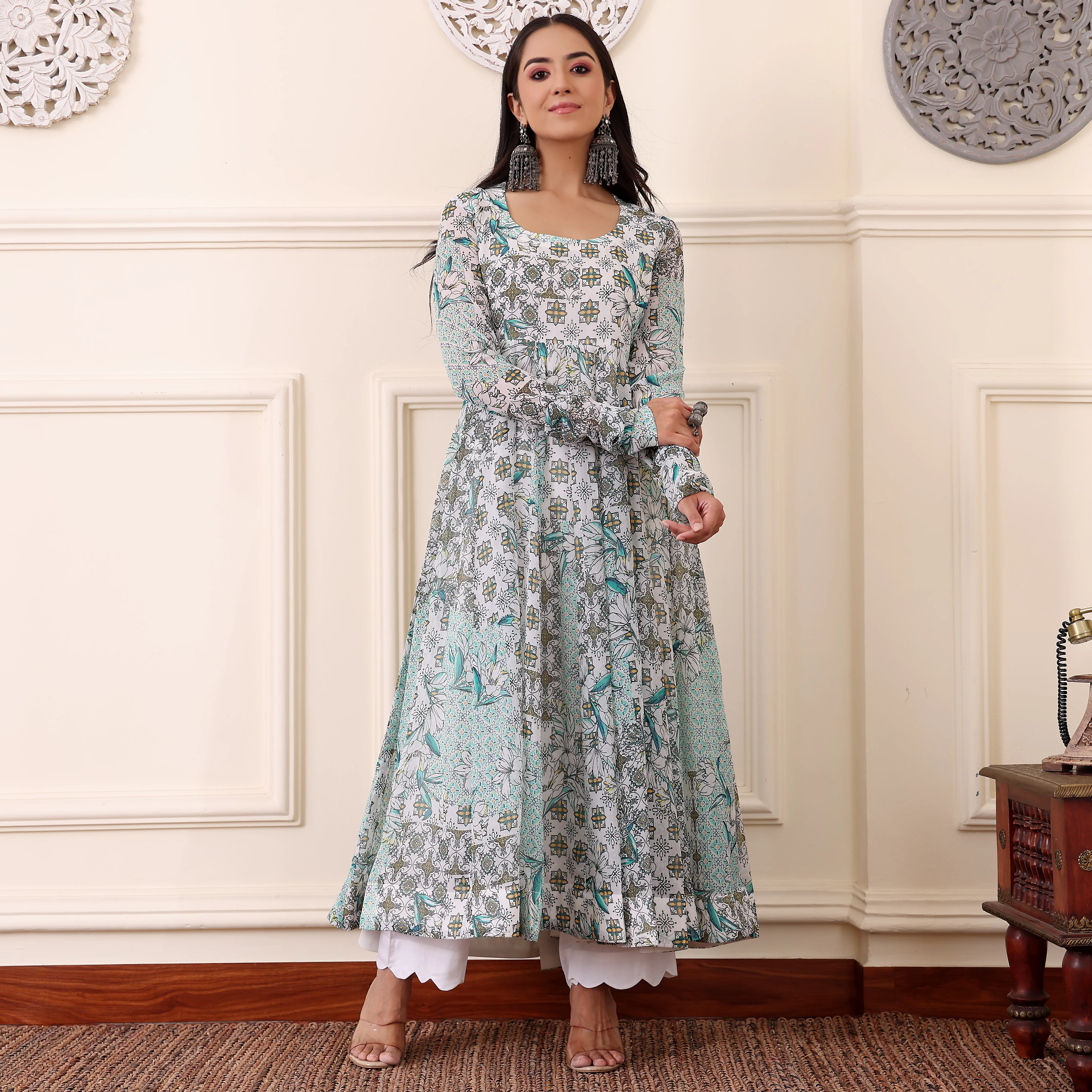 Minari Georgette Kalidar kurta - Image 4