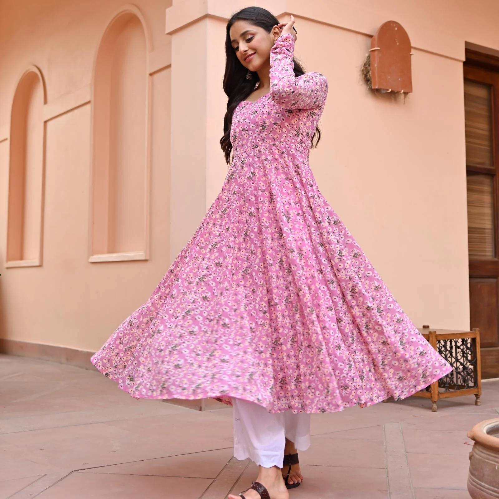 Pankhuri Gher Gerogette Kurta - Image 3