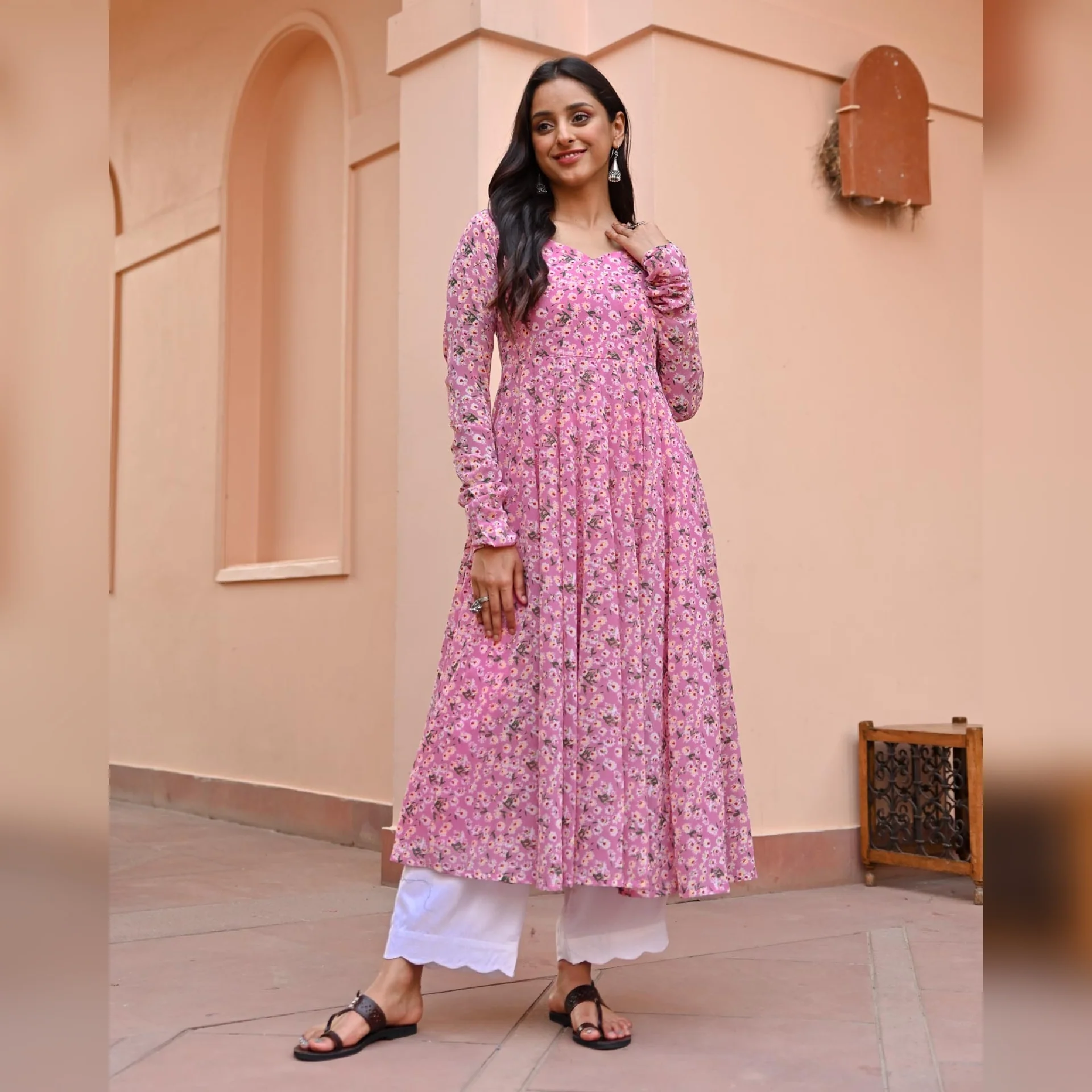 Pankhuri Gher Gerogette Kurta - Image 4