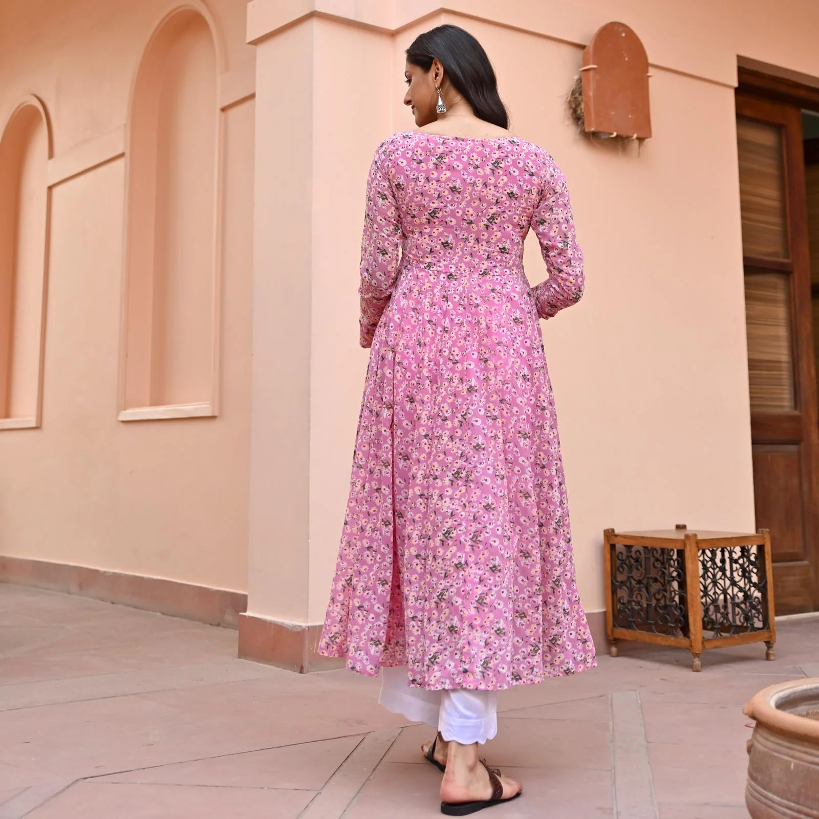 Pankhuri Gher Gerogette Kurta - Image 6