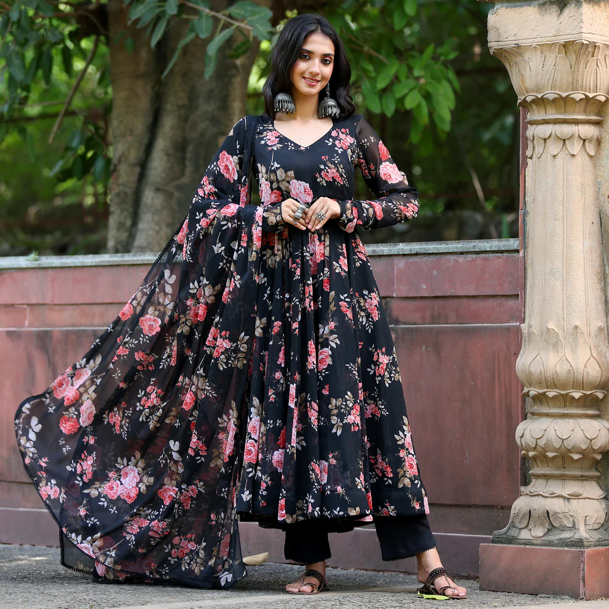 Dia Black Georgette Set - Image 3