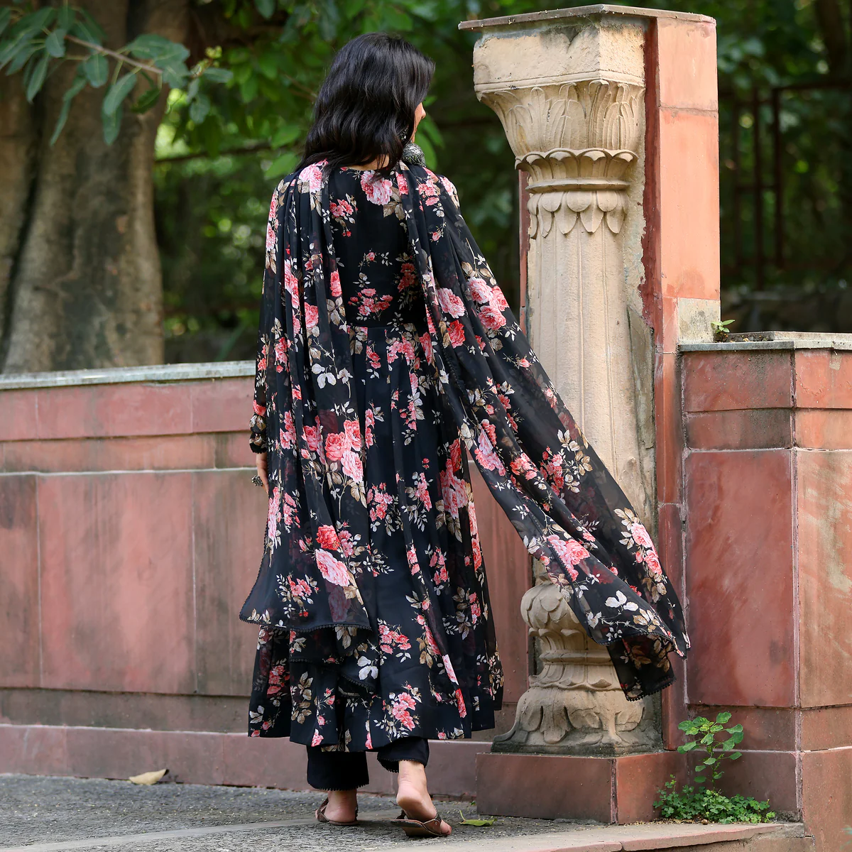 Dia Black Georgette Set - Image 4