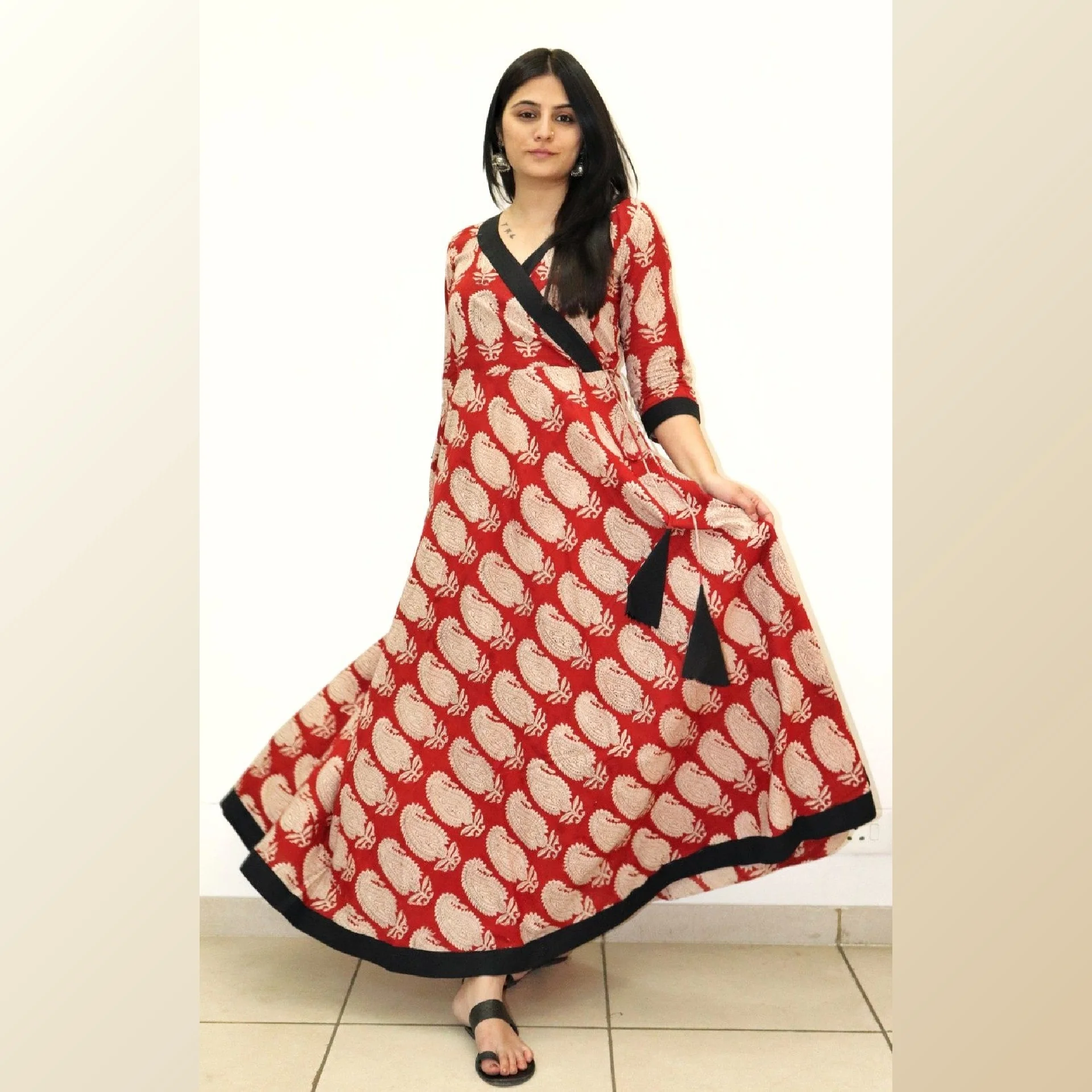Red Paisley Anghrakha - Image 4