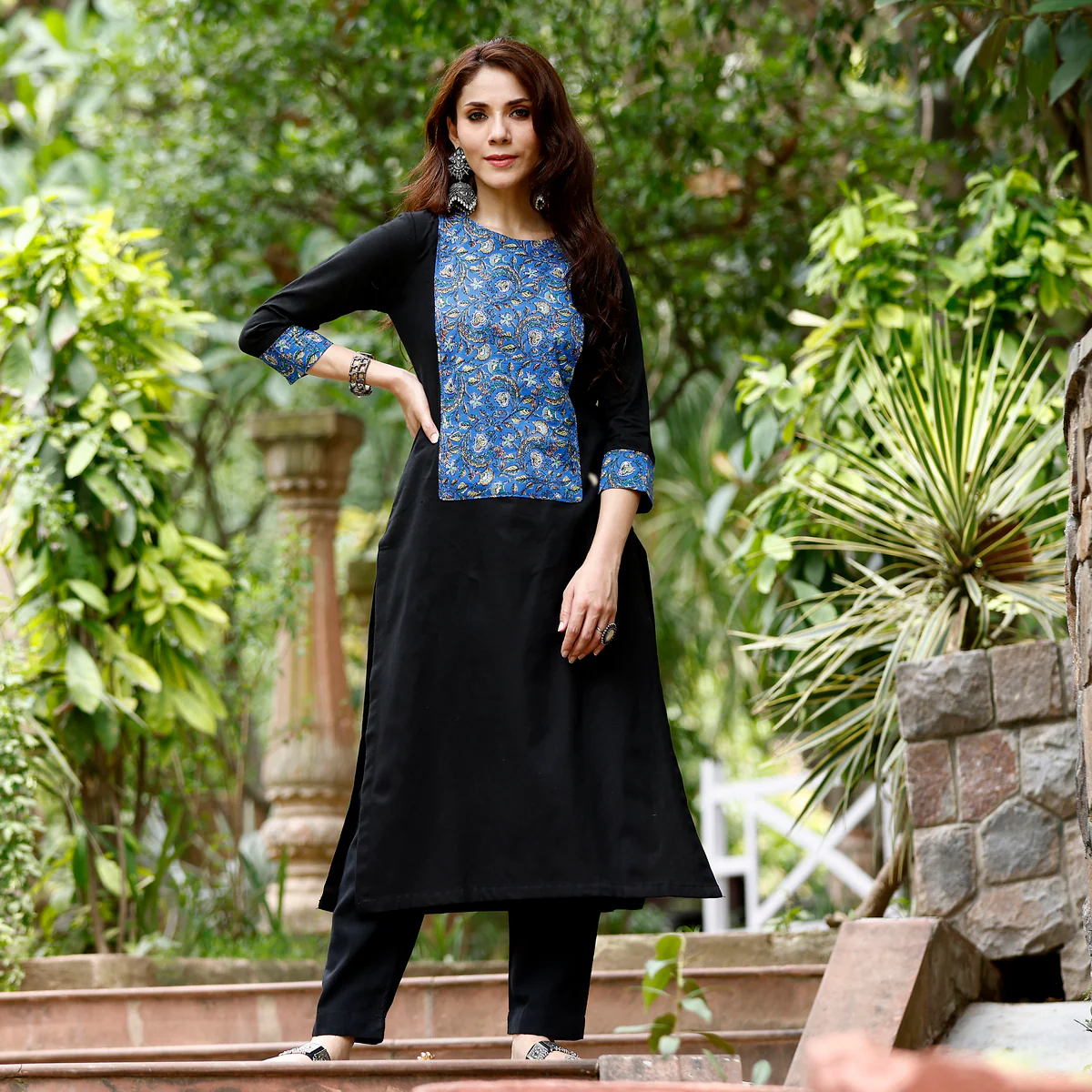 Rida Black Handloom Set - Image 6