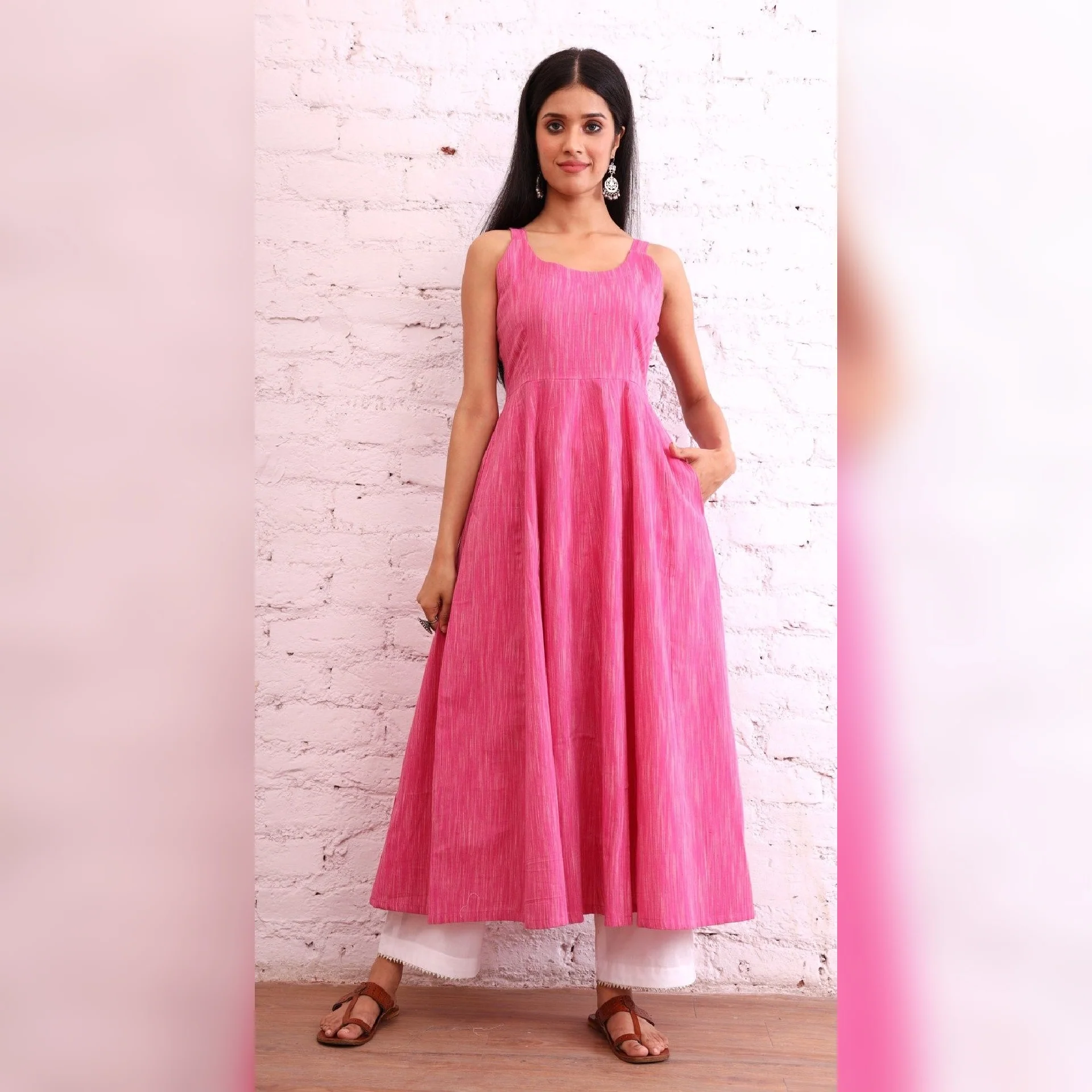 Suchitra Gulabo Handbloom Kurta - Image 2