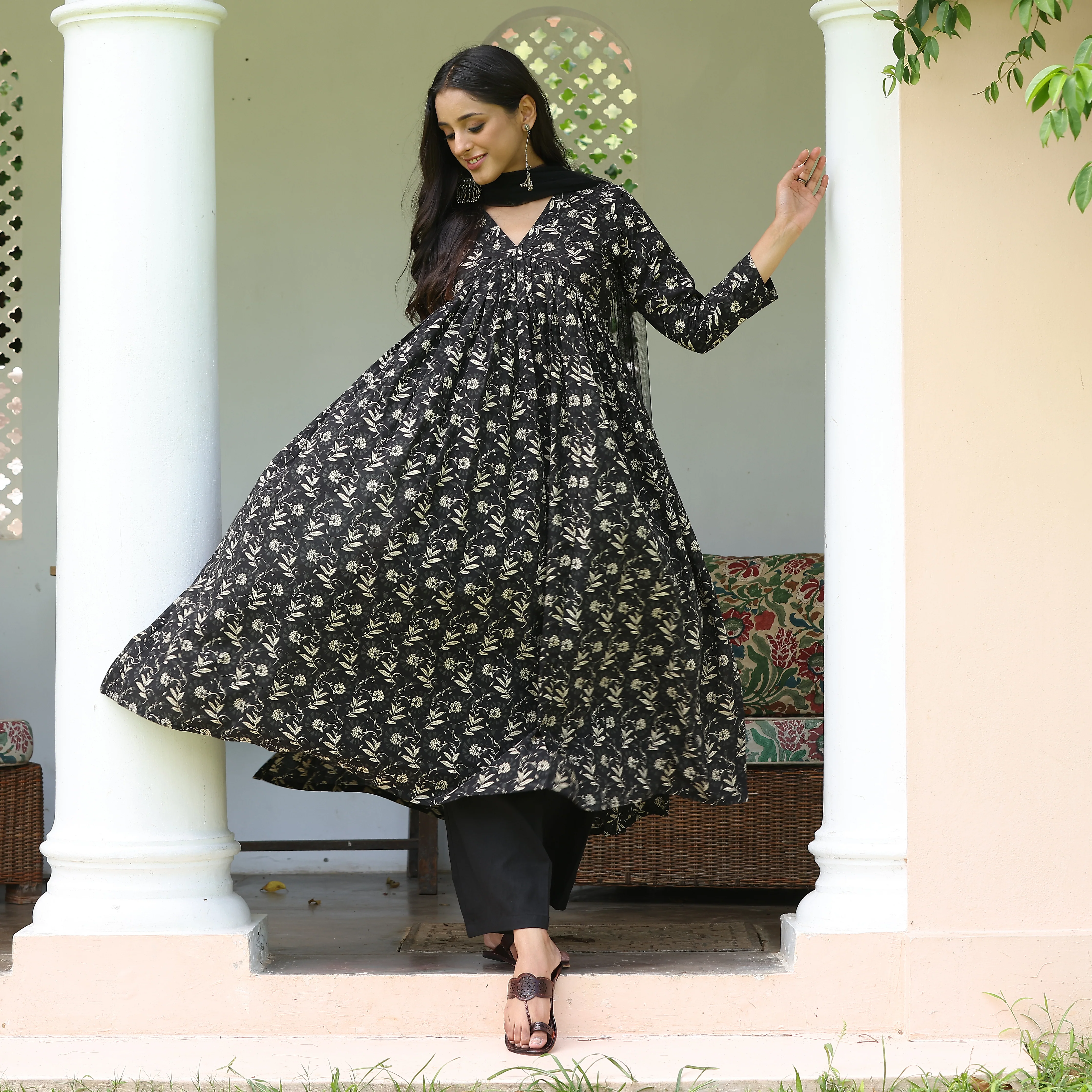 Sukanya Kali Side Slit Set - Image 3