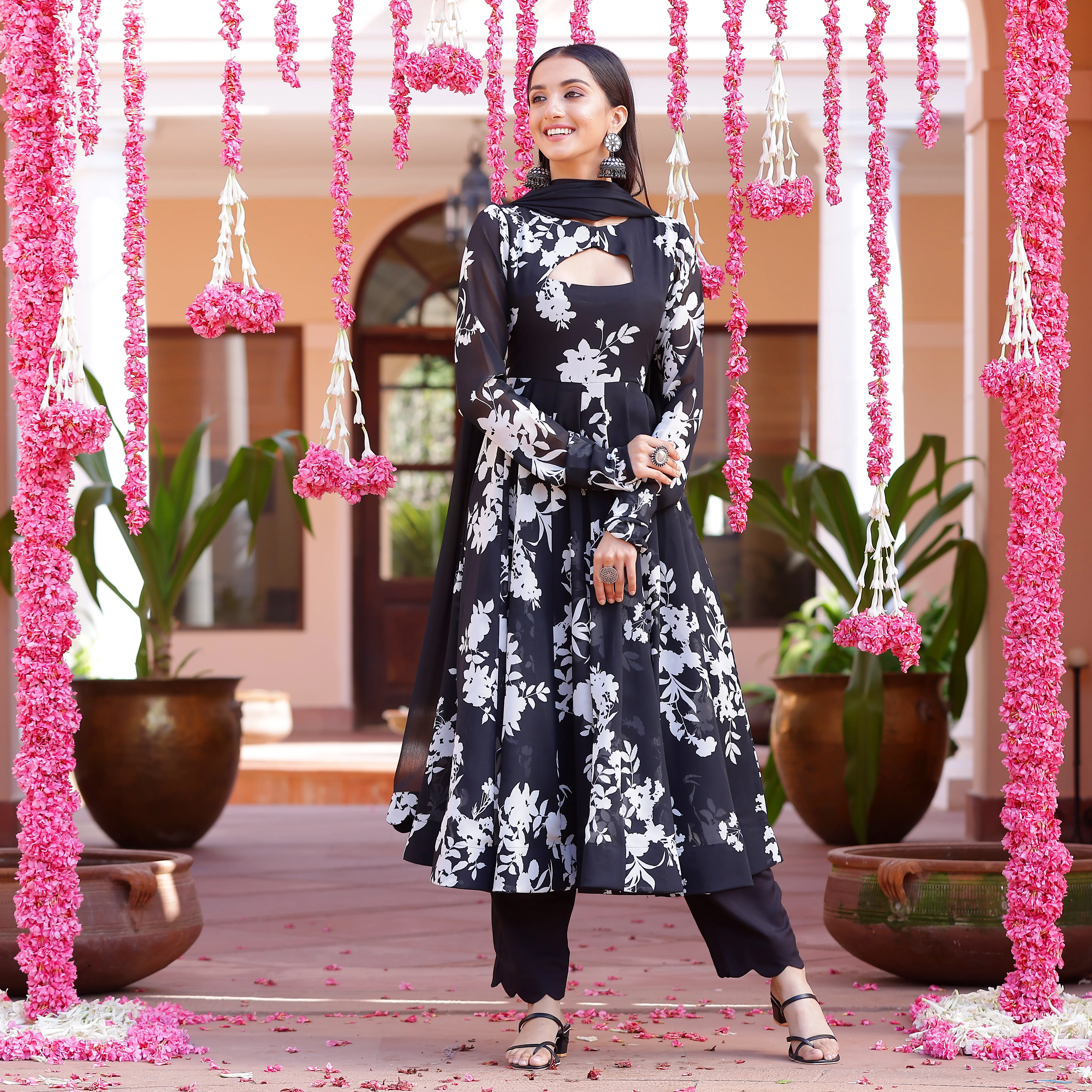 Surili Georgette gher set - Image 6