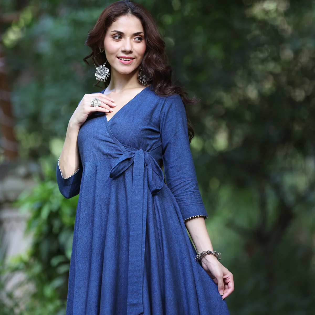 Trusha Dark Ink Blue Handloom Kurta - Image 3