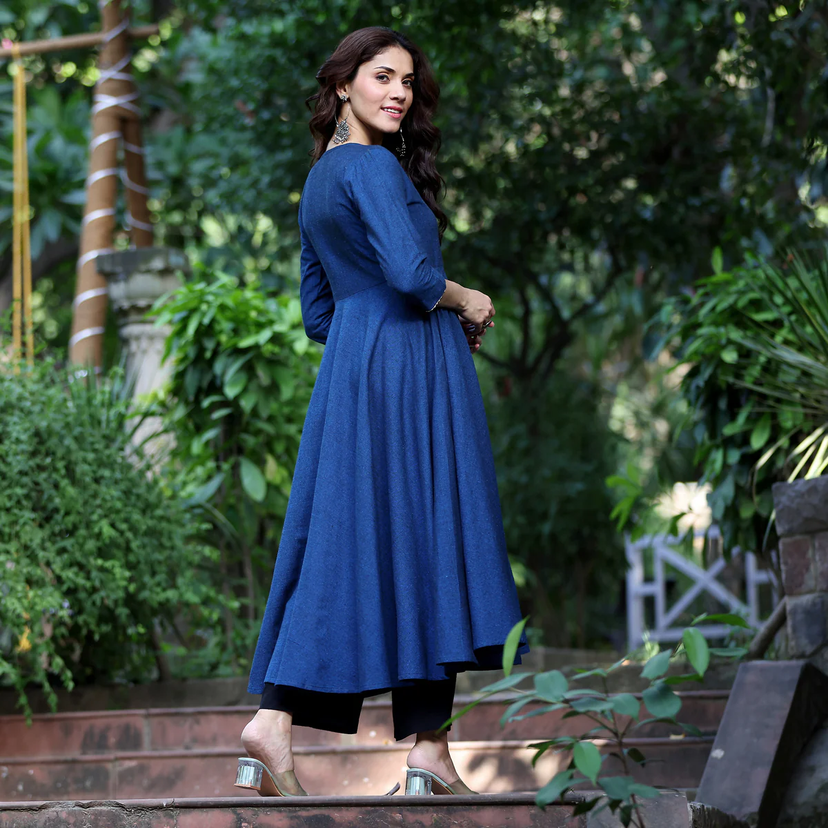 Trusha Dark Ink Blue Handloom Kurta - Image 4
