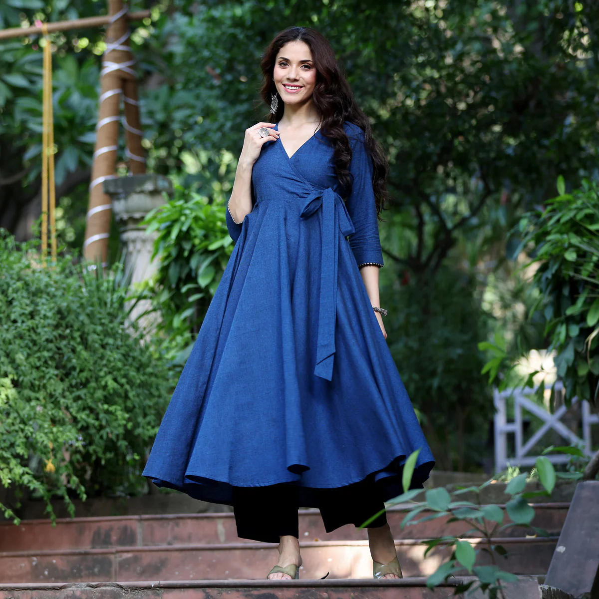 Trusha Dark Ink Blue Handloom Kurta - Image 5