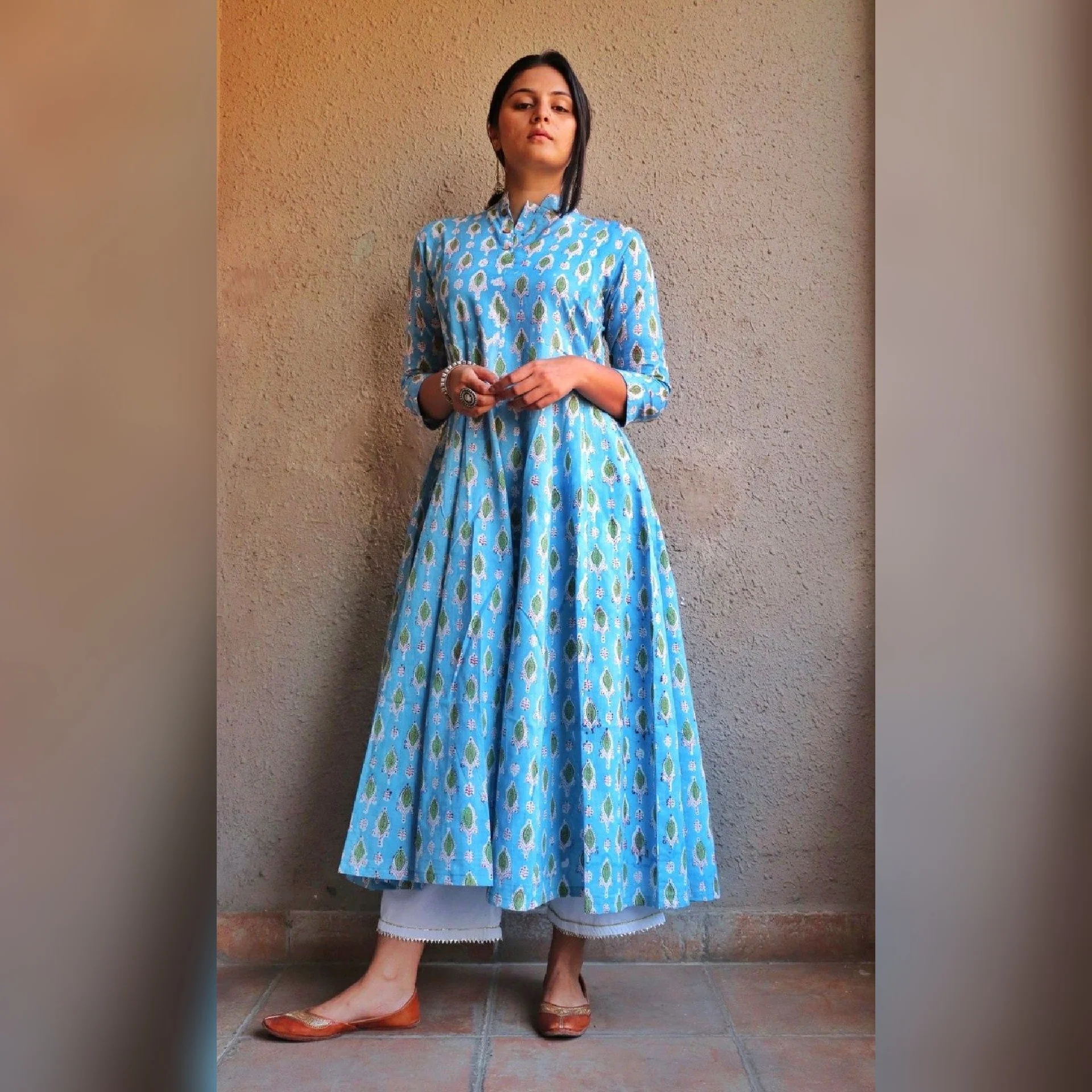 Vahida Kalidaar kurta - Image 2