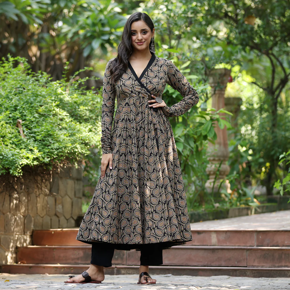 Vamika paisley kameez - Image 2