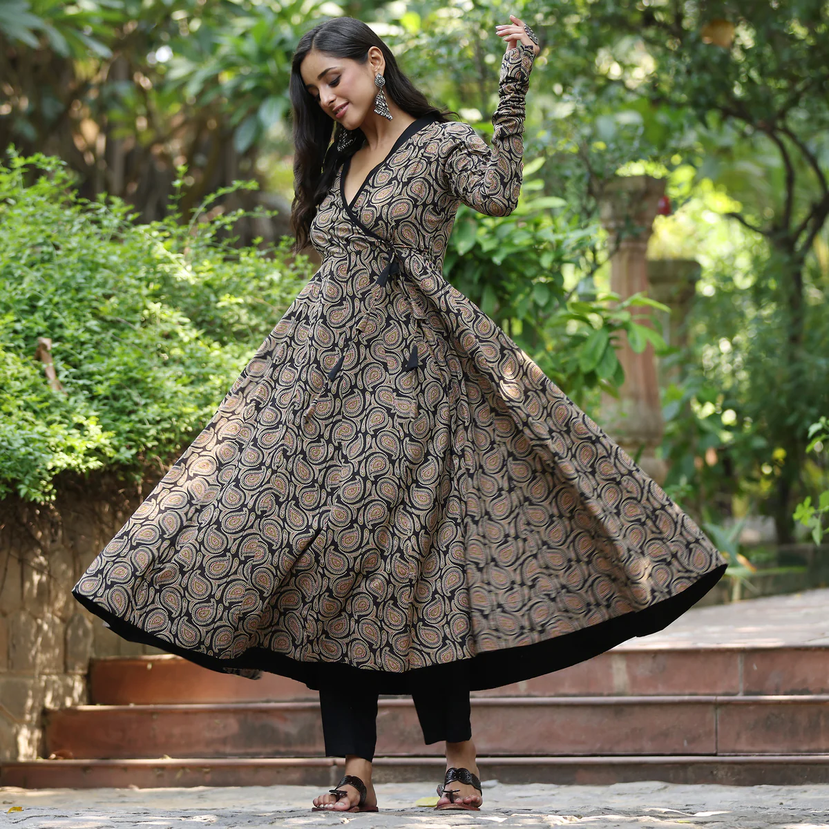 Vamika paisley kameez - Image 3