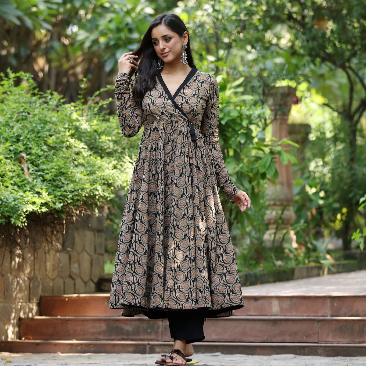 Vamika paisley kameez - Image 5