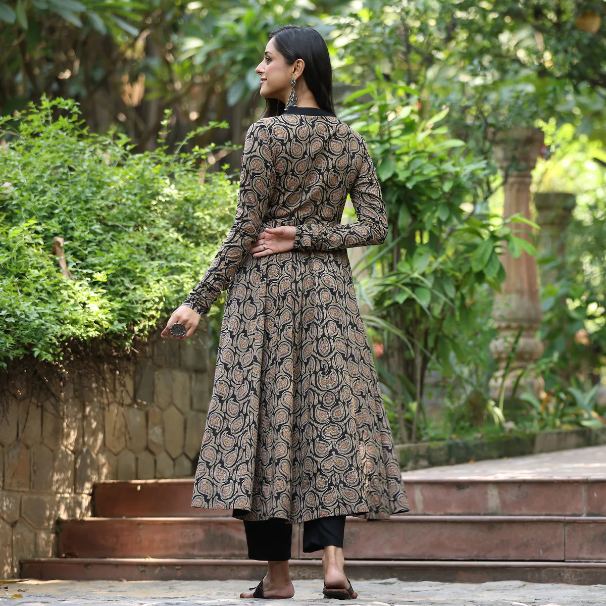 Vamika paisley kameez - Image 8