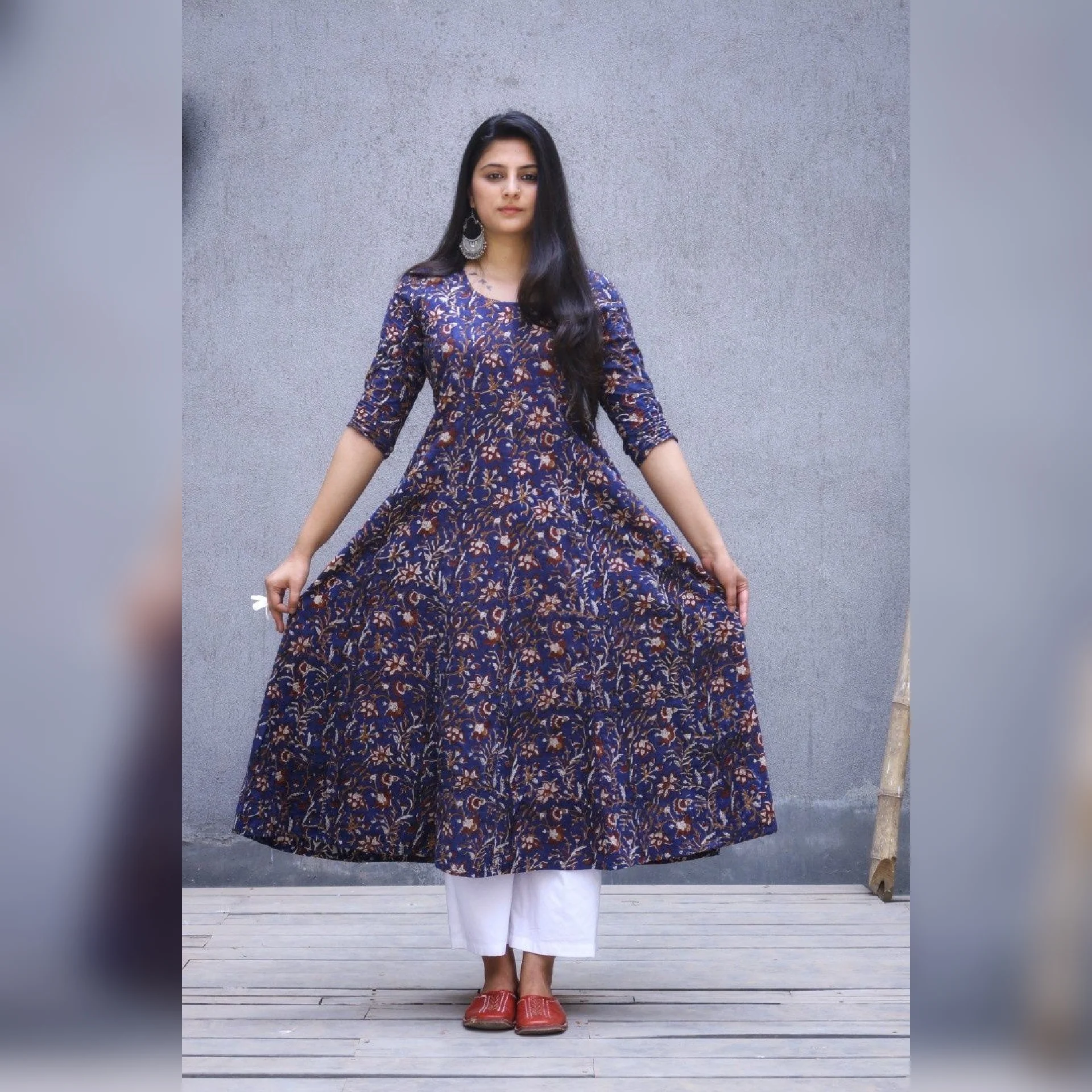 Zahiya Blue kali  Kurta - Image 2