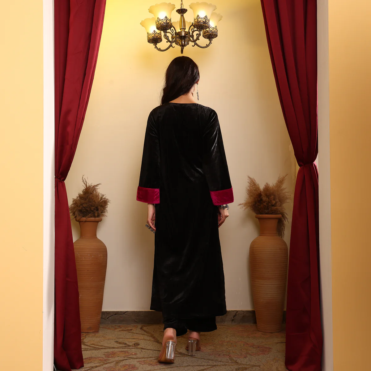 Zoha Velvet Set - Image 7